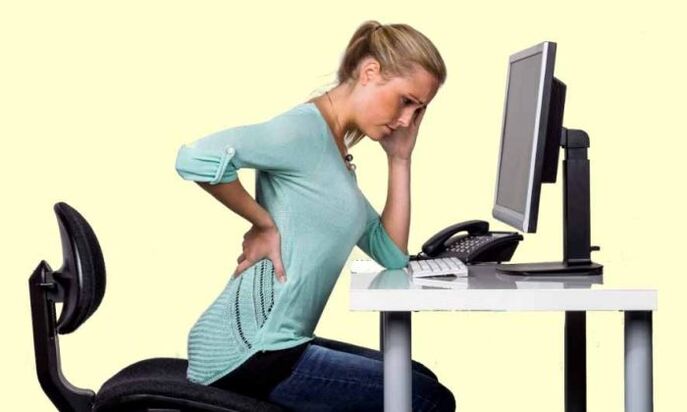 Works at a computer breeding of osteocondrosis